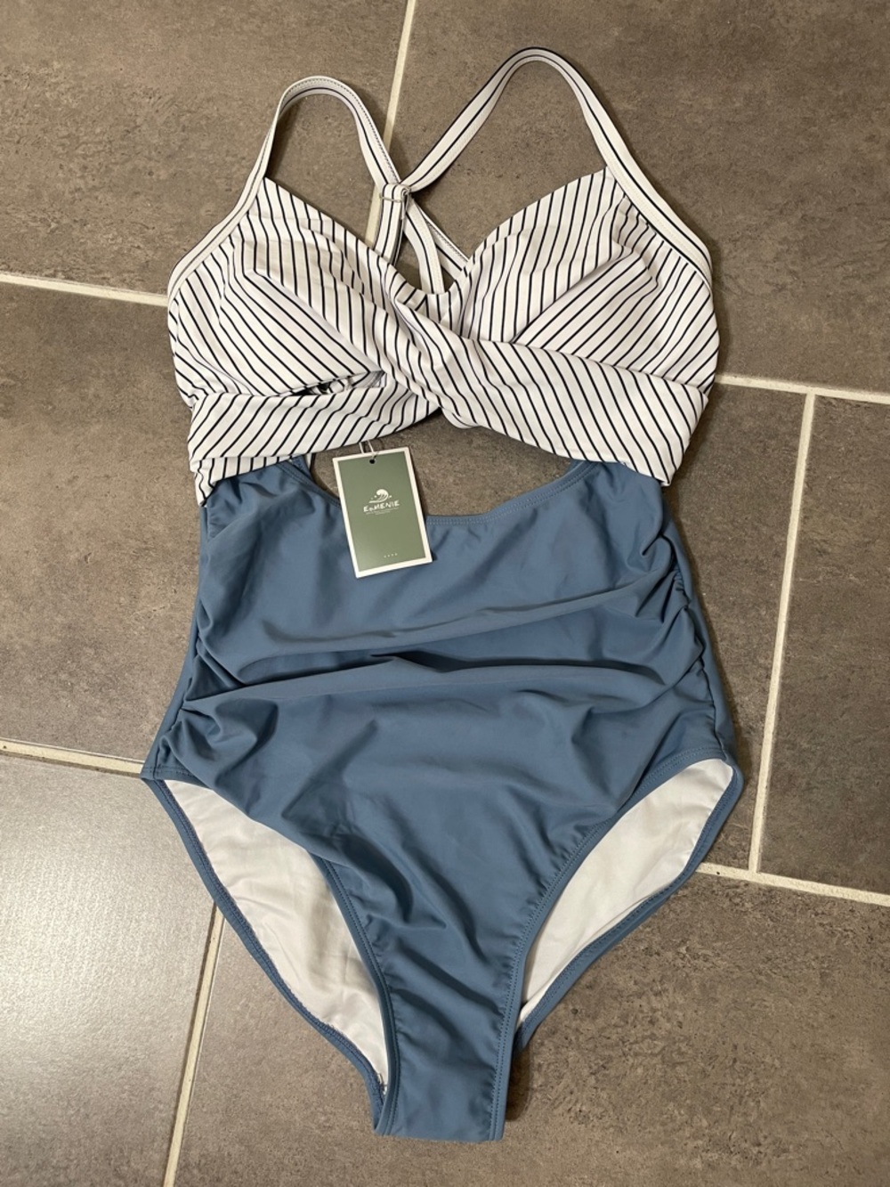 Eomenie STRIPED CUTOUT ONE-PIECE SWIMSUIT size Medium - Picture 3 of 7